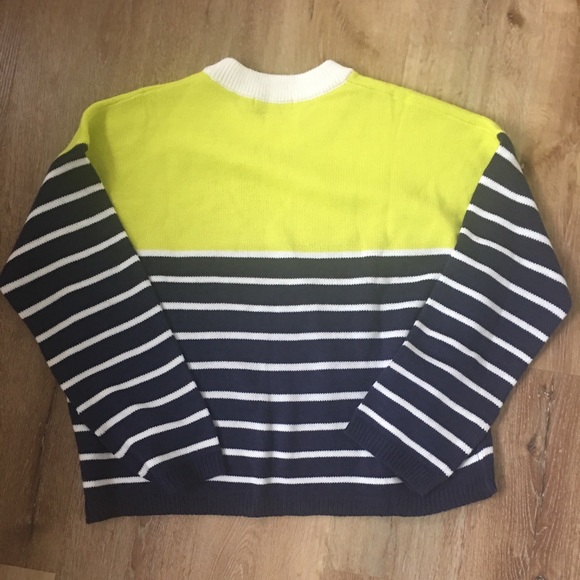 HONEY PUNCH SWEATER SIZE M - Picture 5 of 5